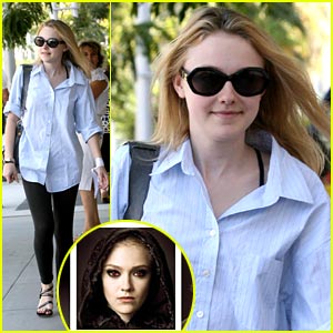 dakota-fanning-jane-pic-revealed.jpg