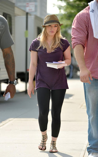 33009, NEW YORK, NEW YORK - Monday August 3 2009. Hilary Duff turns up bright and early for her first day on the "Gossip Girl" set. The former Disney star, who has signed on for a multi-episode appearance in the popular teen show, carried a Jodi Piccoult book as she made her way to her trailer. Photograph: PacificCoastNews.com**FEE MUST BE AGREED PRIOR TO USAGE***UK OFFICE:+44 131 557 7760/7761 US OFFICE:1 310 261 9676