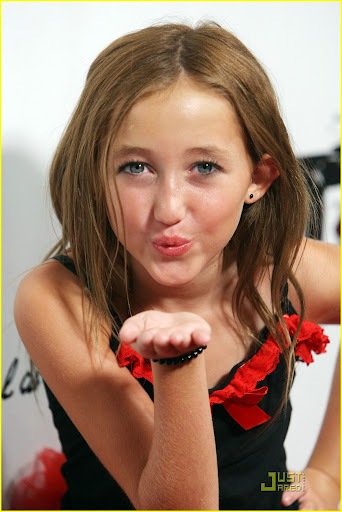 noah-cyrus-keana-texeira-tca-party-08.jpg