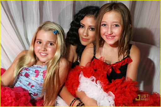 noah-cyrus-keana-texeira-tca-party-21.jpg