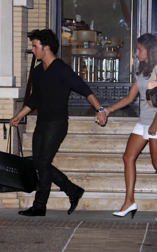 kevin-jonas-869-3.JPG