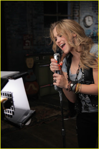 emily-osment-all-the-way-up-video-shoot-04.jpg