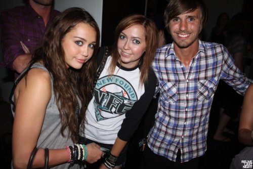 miley-mady-kiss-1.jpg