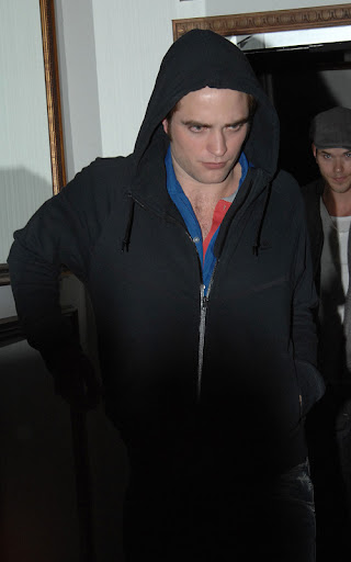 Robert Pattinson, Ashley Greene and Peter Facinelli have dinner in Vancouver. The trio, with other cast mates went to Bodega in the city's Gastown neighbourhood. <P> Pictured: Robert Pattinson <B>Ref: SPL121885  290809  </B><BR/> Picture by: Beetham/Chiang/Splash News<BR/> </P><P> <B>Splash News and Pictures</B><BR/> Los Angeles:	310-821-2666<BR/> New York:	212-619-2666<BR/> London:	870-934-2666<BR/> photodesk@splashnews.com<BR/> </P>