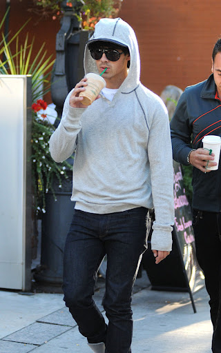 Joe Jonas of the Jonas brothers seen out with a coffee in Yorkville Toronto, Canada - 05.09.09 Mandatory Credit: I.Kavanaugh/WENN.com
