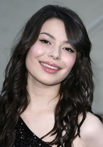 miranda-cosgrove-gets-schooled (1).jpg