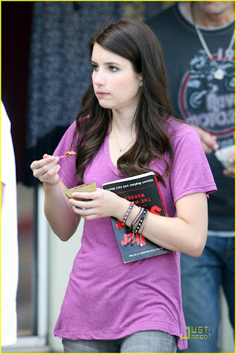 Emma Roberts enjoys a gelato during a break on the set of her new movie 'Valentine's Day' Studio City, California - 11.09.09 Mandatory Credit: WENN.com