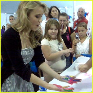 emily-osment-cardon-hospital.jpg