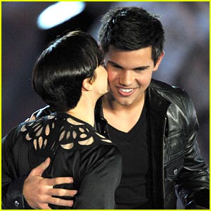 taylor-lautner-christina-ricci.jpg
