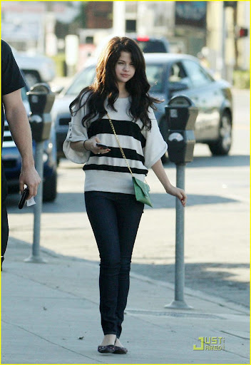34989, LOS ANGELES, CALIFORNIA - Saturday 17th October 2009 **EXCLUSIVE**Selena Gomez and her mother and step-father, Brian, go for an early dinner at an Indian Restaurant, then on to Target for a shopping spree! Photograph: Nate Jones/Sam Sharma/PacificCoastNews.com ***FEE MUST BE AGREED PRIOR TO USAGE*** UK OFFICE: +44 131 557 7760/7761/7762 US OFFICE: + 1 310 261 9676