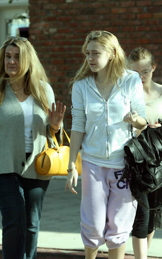 dakota-fanning-12239-2.JPG