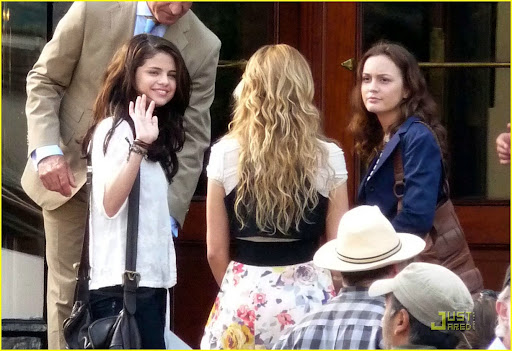 © BAUER-GRIFFIN.COM***NO CANADA RIGHTS***Selena Gomez, Leighton Meester, and Katie Cassidy practice a playful handshake while on the set of "Monte Carlo" outside the Hotel De Paris. NON-EXCLUSIVE      June 29, 2010Job: 70352EX       Monte Carlo, Monacowww.bauergriffin.comwww.bauergriffinonline.com