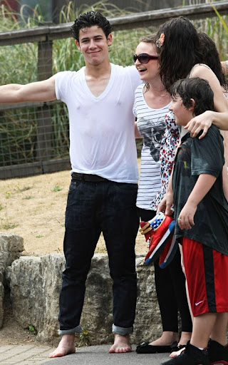 nick-lucie-070810-19.jpg