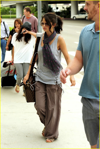Â©NATIONAL PHOTO GROUP Selena Gomez arrives into LAX Airport.  Job: 071210C12 EXCLUSIVE July 12th, 2010 Los Angeles, CA NPG.com