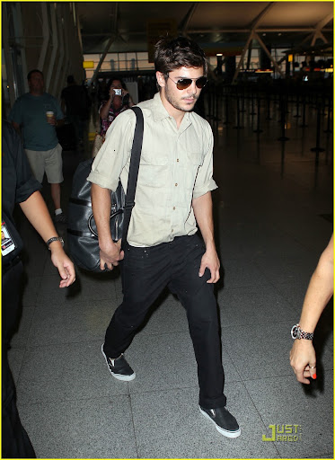 #5596210 Zac Efron looks a little scruffy as he prepares to depart from NYC, NY on August 18, 2010.
 Fame Pictures, Inc - Santa Monica, CA, USA - +1 (310) 395-0500