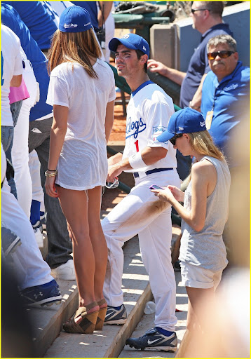 Ashley Greene dances and cheers on the Jonas Brothers and the "Road Dogs" as they play softball in Coney Island, NY.<P>Pictured: Ashley Greene<P><B>Ref: SPL202408  190810  </B><BR/>Picture by: Splash News<BR/></P><P><B>Splash News and Pictures</B><BR/>Los Angeles:?310-821-2666<BR/>New York:?212-619-2666<BR/>London:?870-934-2666<BR/>photodesk@splashnews.com<BR/></P>” width=”358″ height=”512″ class=”pie-img”/></p>
</div>
<div class=