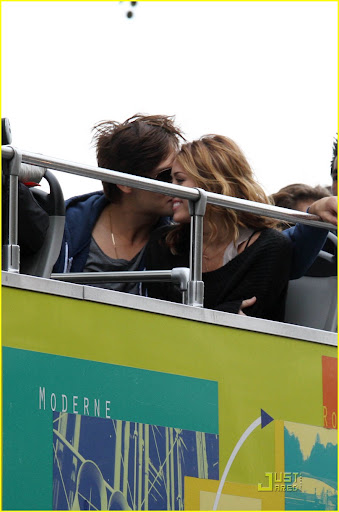 Miley Cyrus on the set of "LOL" in Paris, with Douglas Booth who plays her boyfriend, Ashley Hinshaw (blonde) and Lina Esco (brunette) and Ashley Greene.Paris, France, 6th september 2010.<P>Pictured: Douglas Booth and Miley Cyrus<B>Ref: SPL208034  060910  </B><BR/>Picture by: KCSPresse / Splash News<BR/></P><P><B>Splash News and Pictures</B><BR/>Los Angeles:?310-821-2666<BR/>New York:?212-619-2666<BR/>London:?870-934-2666<BR/>photodesk@splashnews.com<BR/></P>” width=”338″ height=”512″ class=”pie-img”/></p>
</div>
<div class=