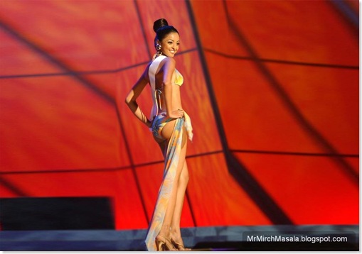 Tanushree Dutta Posing in a Bikini at Beauty Pageant - Hot Wallpaper/Pictures...