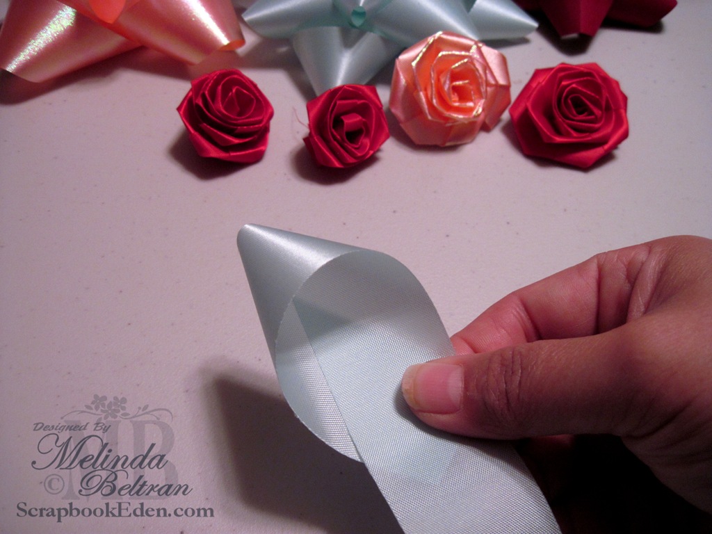 [christmas bow step1[4].jpg]
