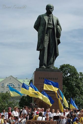 Митинг под памятником Шевченко