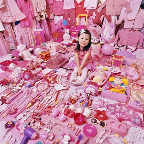 [cute-girl-pink-room[2].jpg]