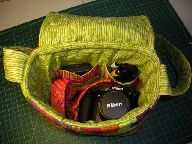 [camera bag insdie[4].jpg]