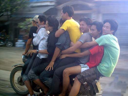 Amazing Funny Pictures from Asia: People on the Go!!!