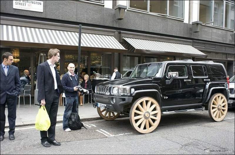 Hummer H3 on Cart Wheels in London!!