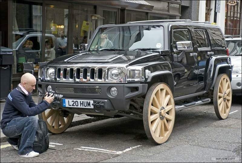 Hummer H3 on Cart Wheels in London!!