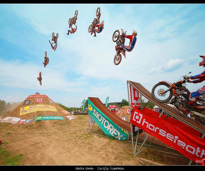 Great Burst-Mode Photography: Ice Skating, Diving, Skateboarding, Biking, Paragliding, Skiing
