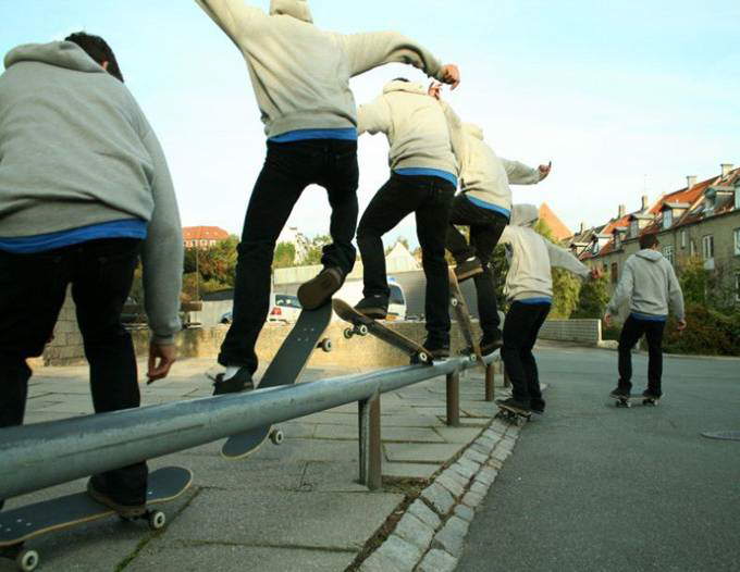 Great Burst-Mode Photography: Ice Skating, Diving, Skateboarding, Biking, Paragliding, Skiing