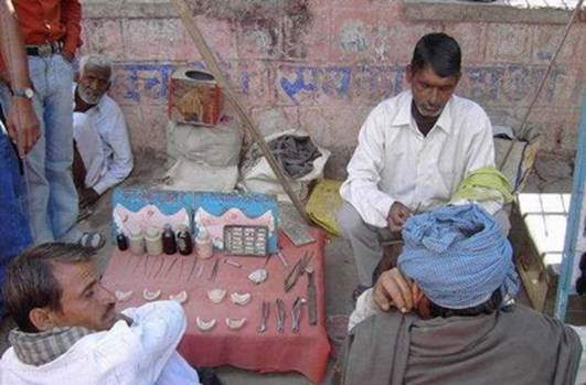 Street Dentists In India And China: Do you dare visit them? LOL