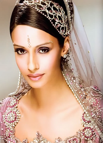 [Indian bridal makeup, jewellery & bridal dress 1[3].jpg]