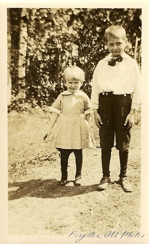 Two Kids DL Antiques Two Kids DL Antiques