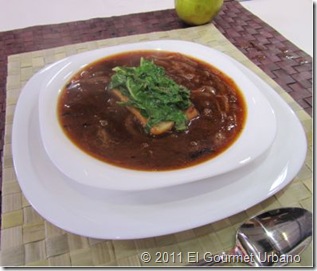 Sopa de cebolla y chipotle con espinacas Sopa de cebolla y chipotle con espinacas