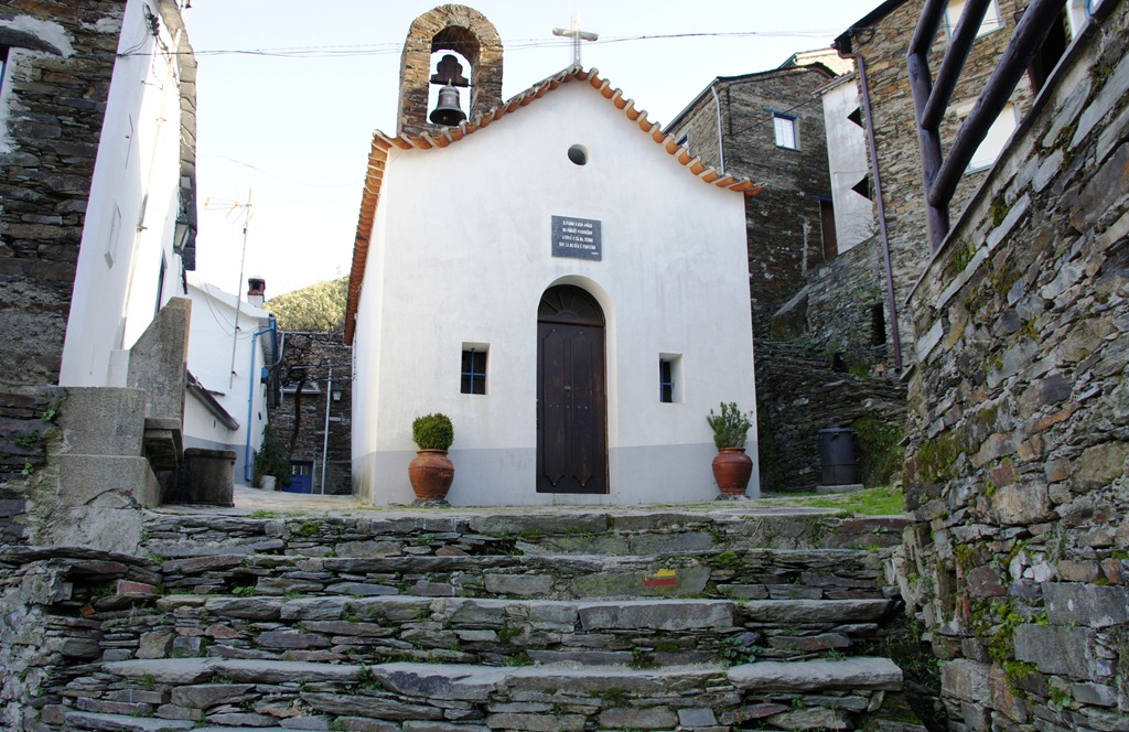 [piódão - capela de são pedro[8].jpg]