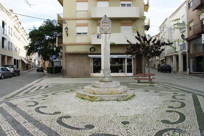 [Pombal - Largo 5 de outubro[4].jpg]
