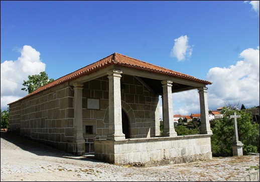Glória Ishizaka - Vila do Touro - capela de n.s.do mercado
