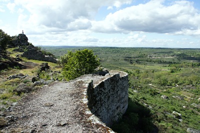 [Glória Ishizaka - Vila do Touro - vista a partir da ruina do castelo[4].jpg]