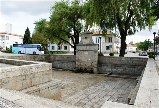 Sabugal - Glória Ishizaka - chafariz - largo da fonte