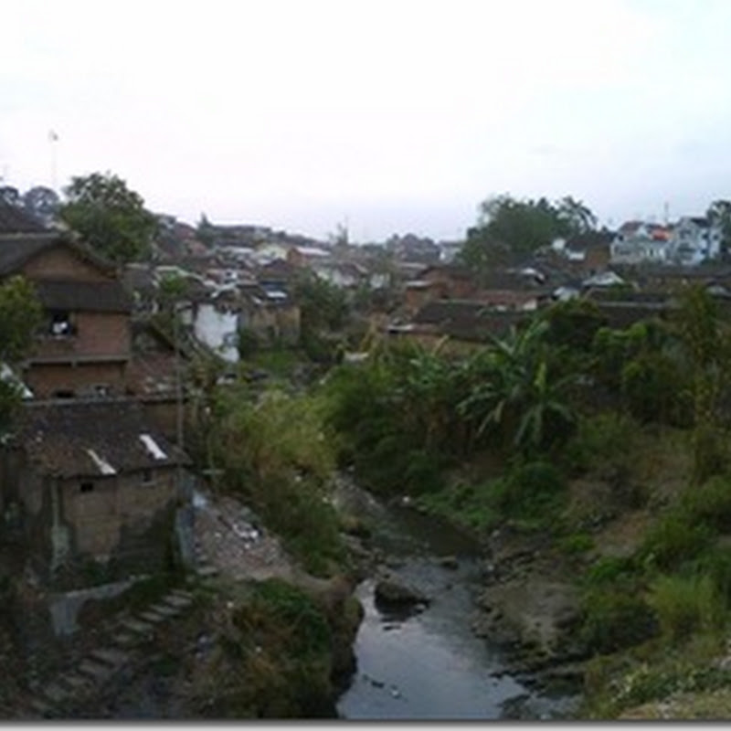 Kali Brantas Behind the Cor Jesu Elementary School