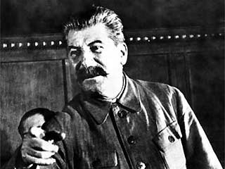 [Stalin Memerintahkan Pembantaian 20.000 Orang Polandia[9].jpg]