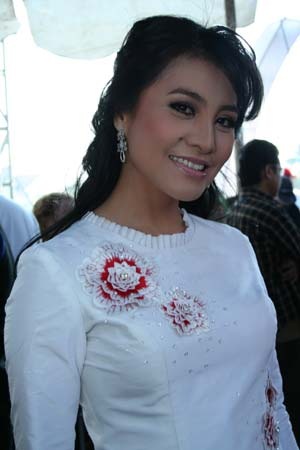 [Cici Paramida 1[2].jpg]
