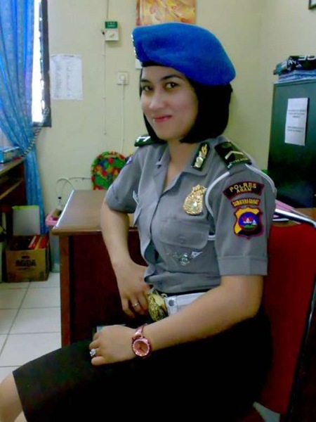 indonesian-police-girls06