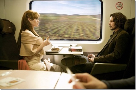 The-Tourist-Movie-Jolie-Depp-Train
