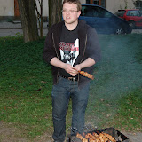 valdo ne tik gitarą, bet ir iešmą be problemų