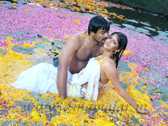 Cleavage show of indian beauties strickly hot<br />
Cleavage show of indian beauties strickly hot<br />