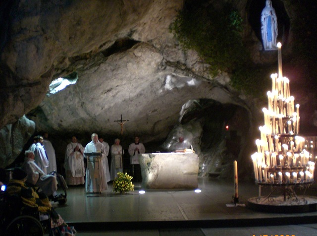 [Fr. Joseph Gospel Reading at the Grotto Mass[3].jpg]