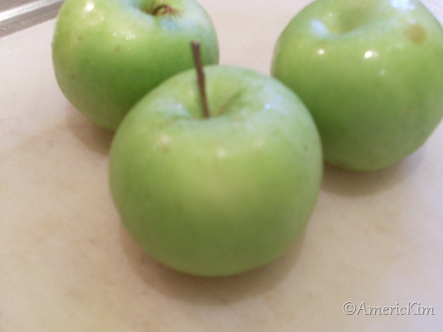 [Apples[12].jpg]