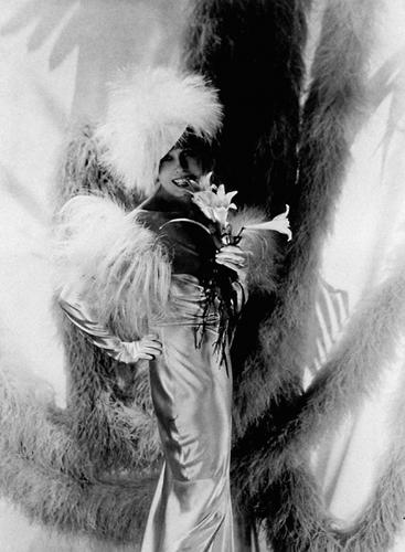 Mistinguett, Molyneux Dress, 1934.jpg